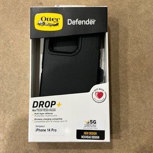 Otter Box Defender iPhone 14 Pro Black New